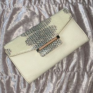 Vince Camuto: Trifold Wallet